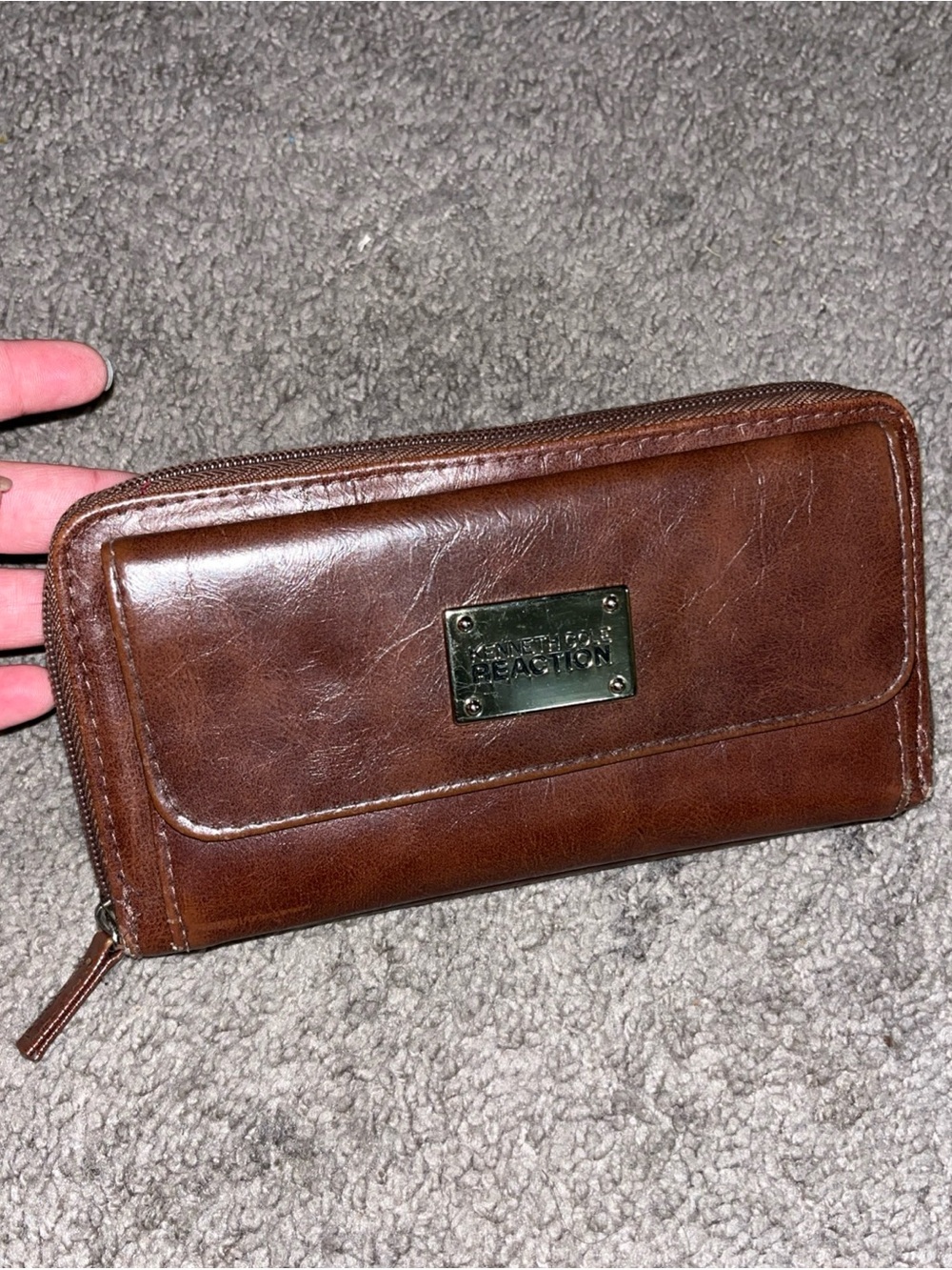 Kenneth Cole Reaction Brown Leather Zip Wallet with Front Pocket